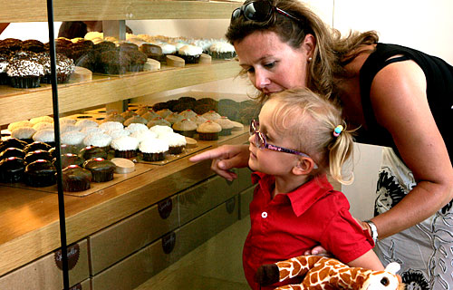 L. A. Times photo of SPRINKLES cupcake shop in Beverly Hills, CA